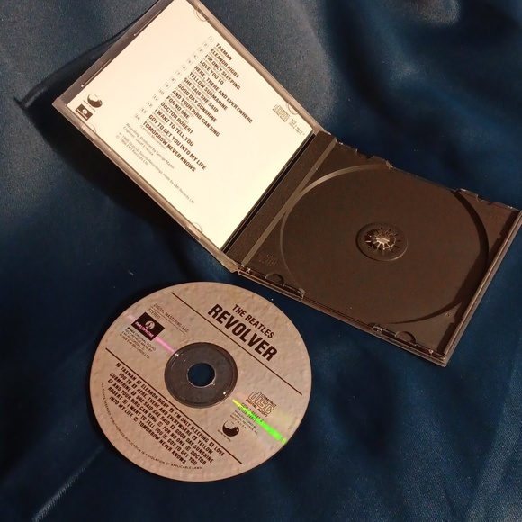 The Beatles CD revolver - Picture 3 of 3